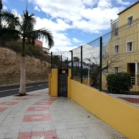 Las Americas Адехе